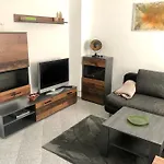 Delux Kunstgalerie Und Ilmradweg Apartment Kranichfeld