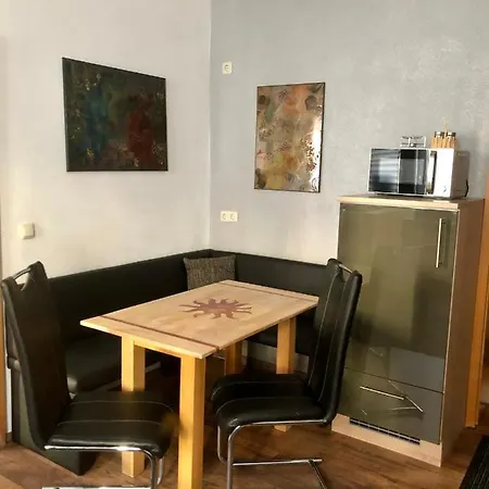 Delux Kunstgalerie Und Ilmradweg *