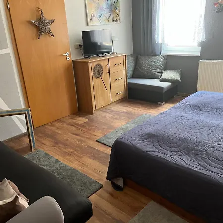 Apartament Delux Kunstgalerie Und Ilmradweg Kranichfeld