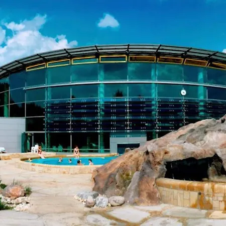 Delux Kunstgalerie Und Ilmradweg 公寓