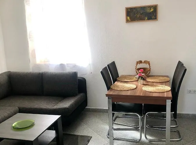 Delux Kunstgalerie Und Ilmradweg Appartement Kranichfeld